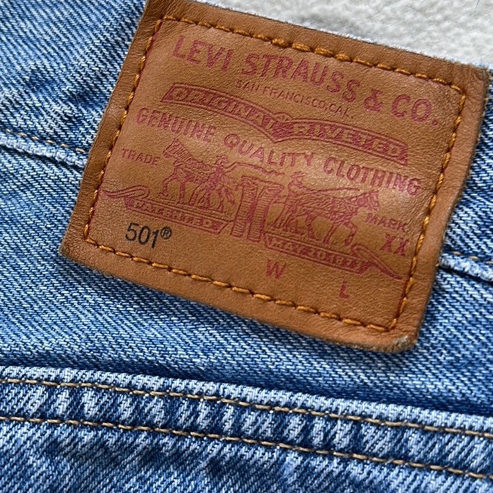 Levi’s 501 High Rise Ripped Jeans - Picture 6 of 9